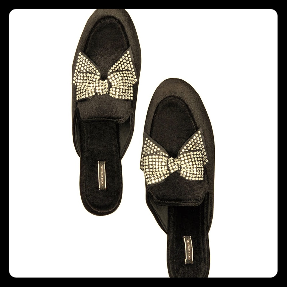 Like new Pink/VS black bling bow slipper Size med